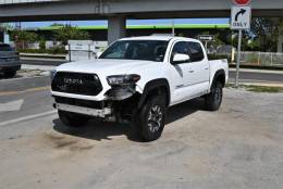 Picture of 2022 Toyota Tacoma