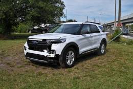 Picture of 2020 Ford Explorer