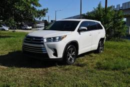 Picture of 2017 Toyota Highlander