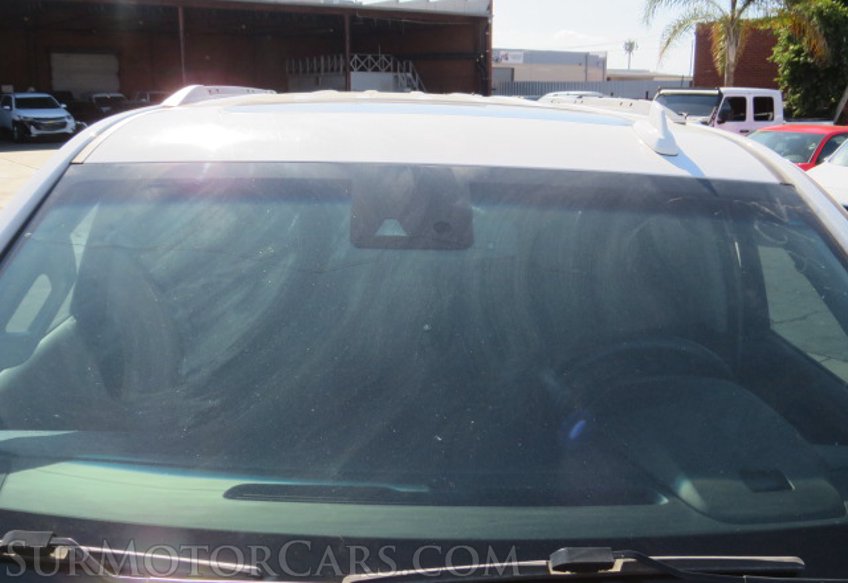 2017 GMC Yukon - Image 13