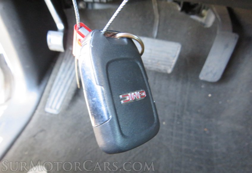 2017 GMC Yukon - Image 42