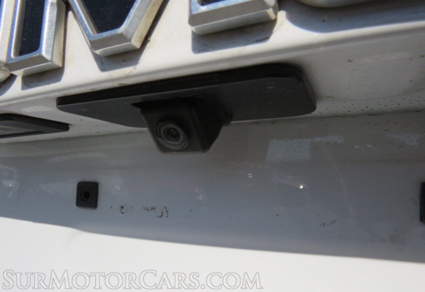 2017 GMC Yukon - Image 18