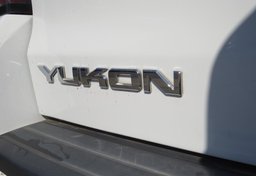 2017 GMC Yukon - Image 16