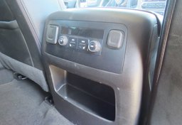 2017 GMC Yukon - Image 41