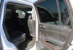 2017 GMC Yukon - Image 23