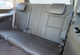 2017 GMC Yukon - Image 32