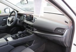 2023 Nissan Rogue - Image 24