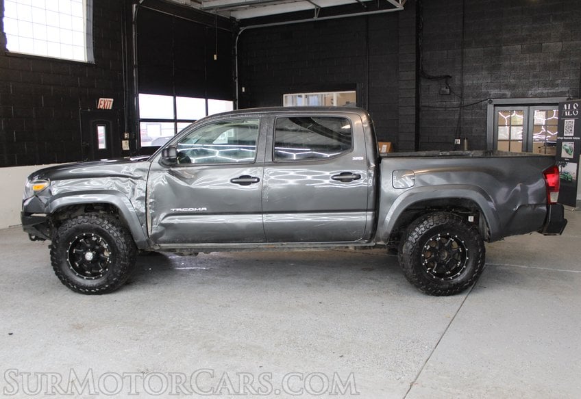 2017 Toyota Tacoma 4x4 SR V6 - Image 10