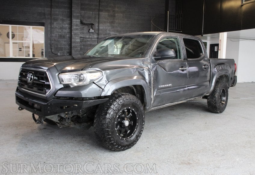 2017 Toyota Tacoma 4x4 SR V6 - Image 2