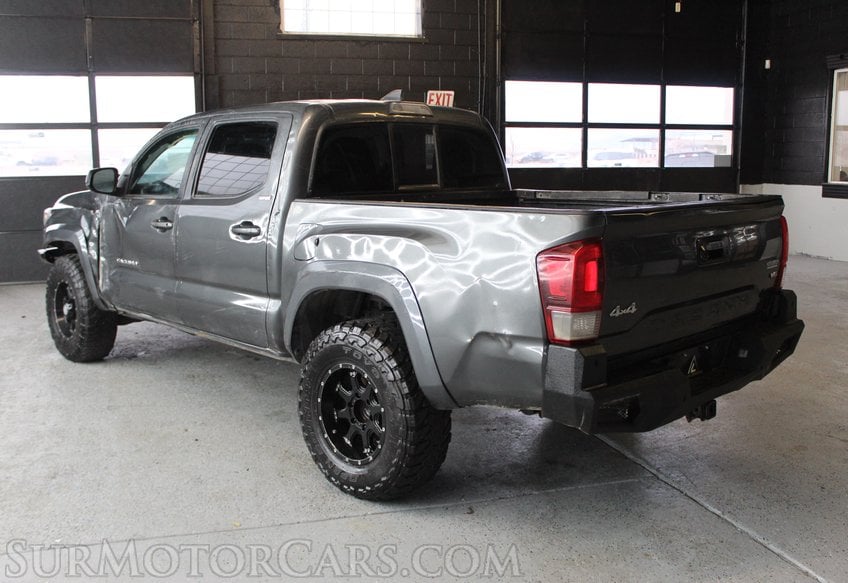 2017 Toyota Tacoma 4x4 SR V6 - Image 6