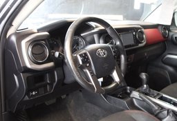 2017 Toyota Tacoma 4x4 SR V6 - Image 27