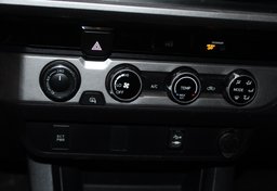 2017 Toyota Tacoma 4x4 SR V6 - Image 37