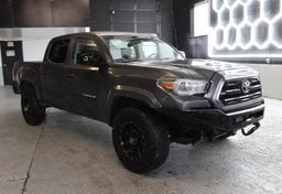 2017 Toyota Tacoma 4x4 SR V6 - Image 3