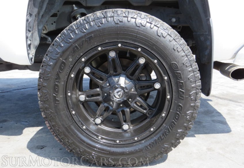 2017 Toyota Tundra 4WD - Image 18