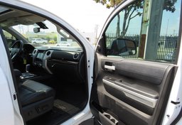 2017 Toyota Tundra 4WD - Image 27
