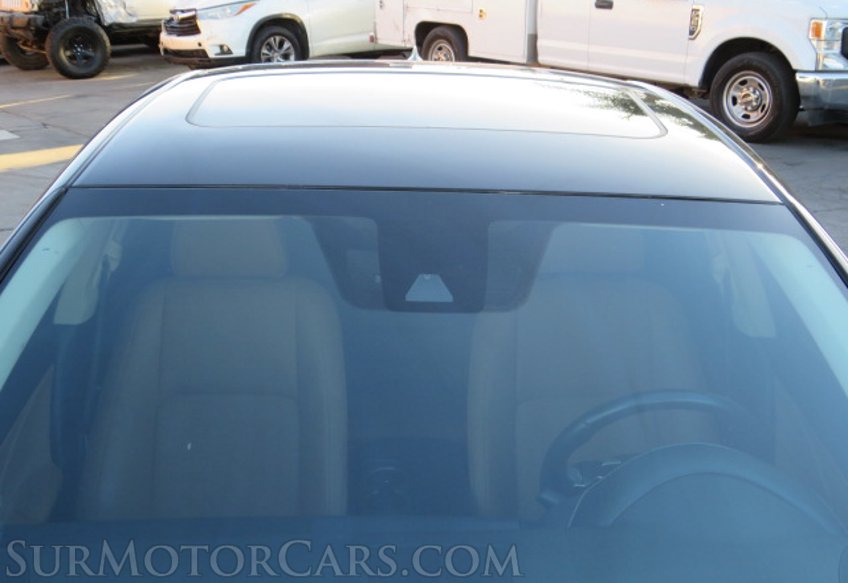 2020 Lexus IS - Image 13