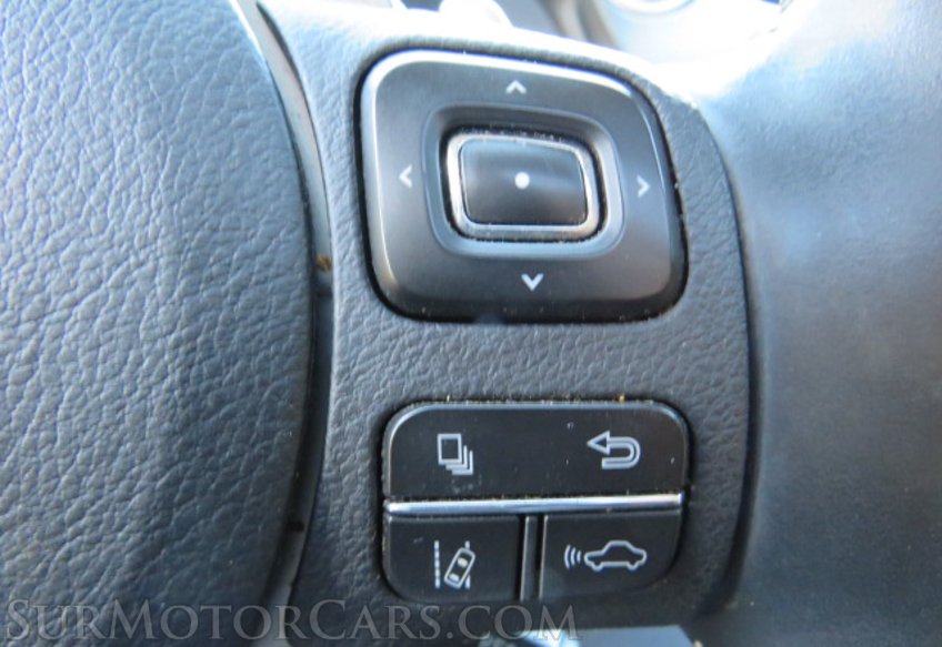 2020 Lexus IS - Image 43