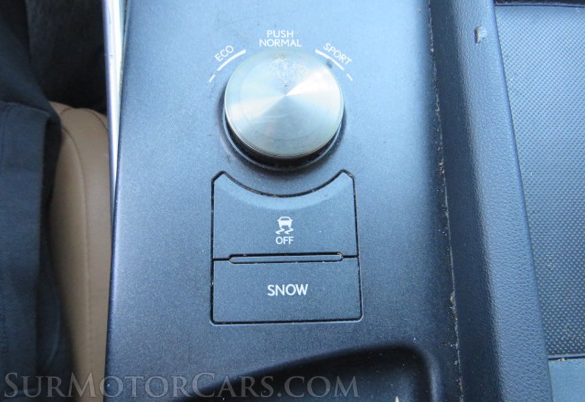 2020 Lexus IS - Image 45