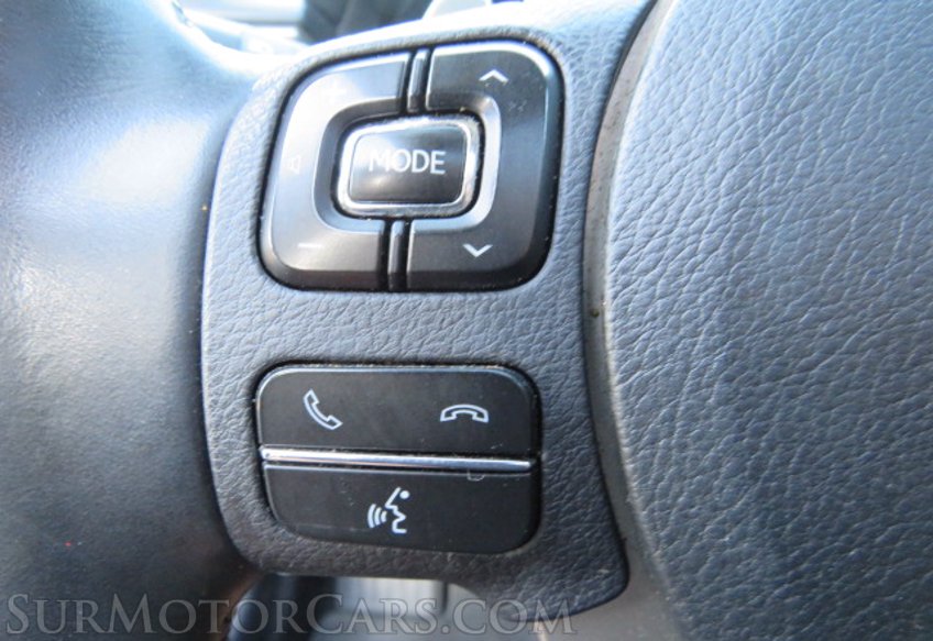 2020 Lexus IS - Image 40