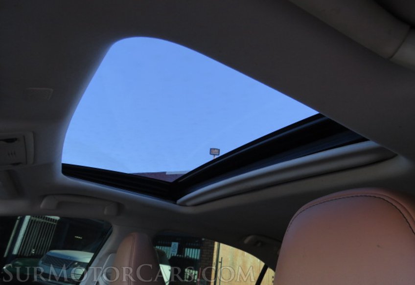 2020 Lexus IS - Image 32