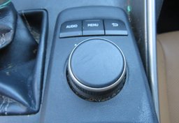 2020 Lexus IS - Image 44