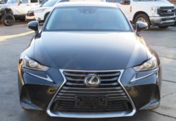 2020 Lexus IS - Image 11