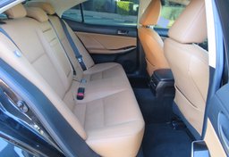 2020 Lexus IS - Image 31