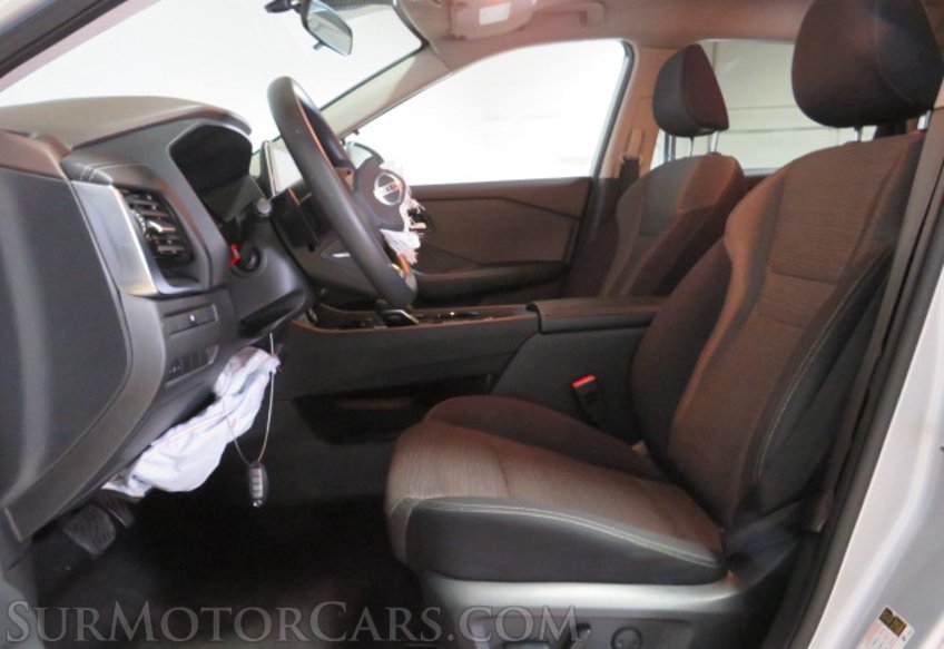 2021 Nissan Rogue - Image 25