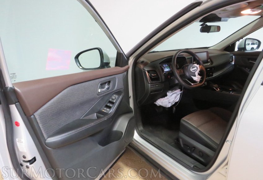 2021 Nissan Rogue - Image 21