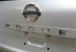 2021 Nissan Rogue - Image 17