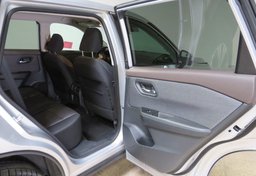 2021 Nissan Rogue - Image 24