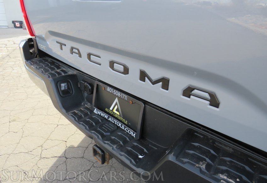 2019 Toyota Tacoma 4WD - Image 17