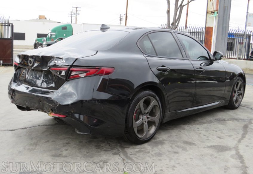 2018 Alfa Romeo Giulia - Image 10