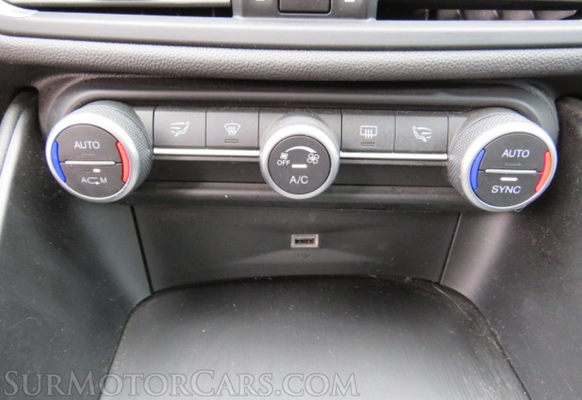 2018 Alfa Romeo Giulia - Image 39