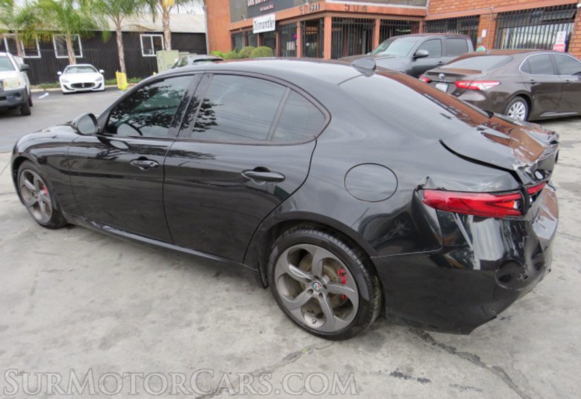 2018 Alfa Romeo Giulia - Image 7