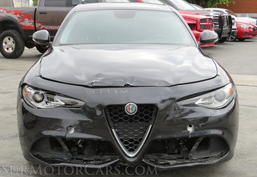 2018 Alfa Romeo Giulia - Image 11