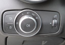 2018 Alfa Romeo Giulia - Image 40