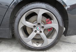 2018 Alfa Romeo Giulia - Image 17