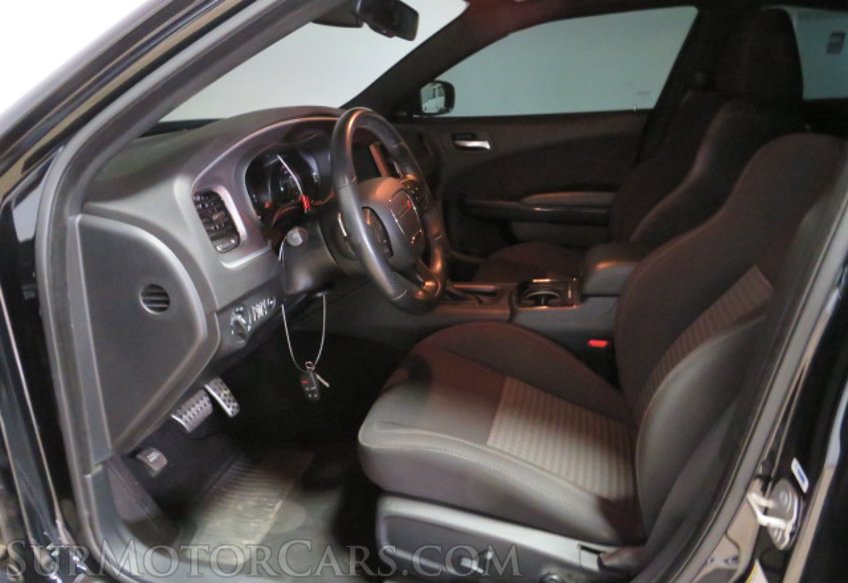 2020 Dodge Charger - Image 25