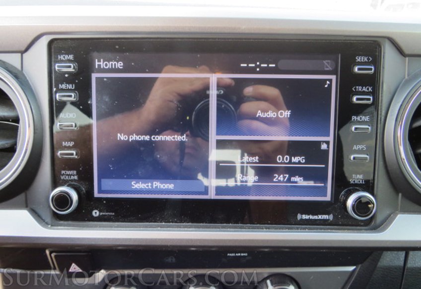 2020 Toyota Tacoma - Image 33