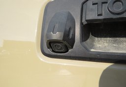 2020 Toyota Tacoma - Image 16