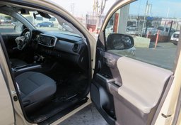 2020 Toyota Tacoma - Image 20