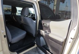 2020 Toyota Tacoma - Image 22