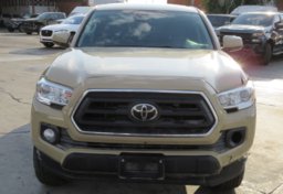 2020 Toyota Tacoma - Image 11