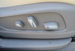 2020 Cadillac XT5 - Image 39