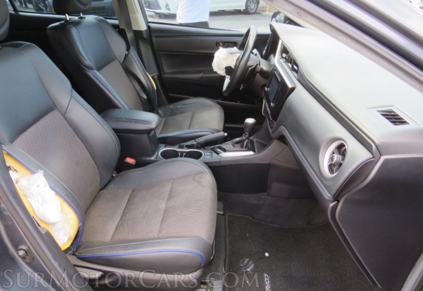 2018 Toyota Corolla - Image 31