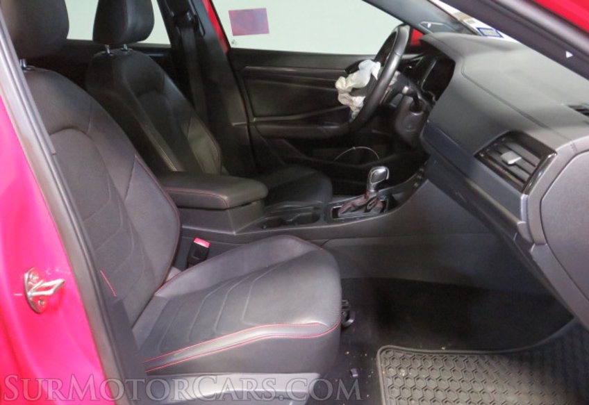 2019 Volkswagen Jetta - Image 27