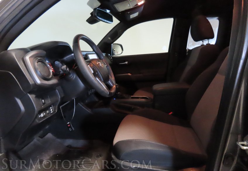 2022 Toyota Tacoma - Image 28