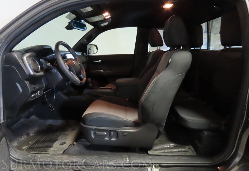 2022 Toyota Tacoma - Image 26