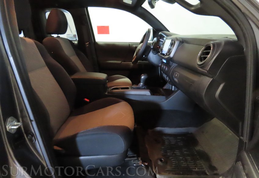 2022 Toyota Tacoma - Image 29